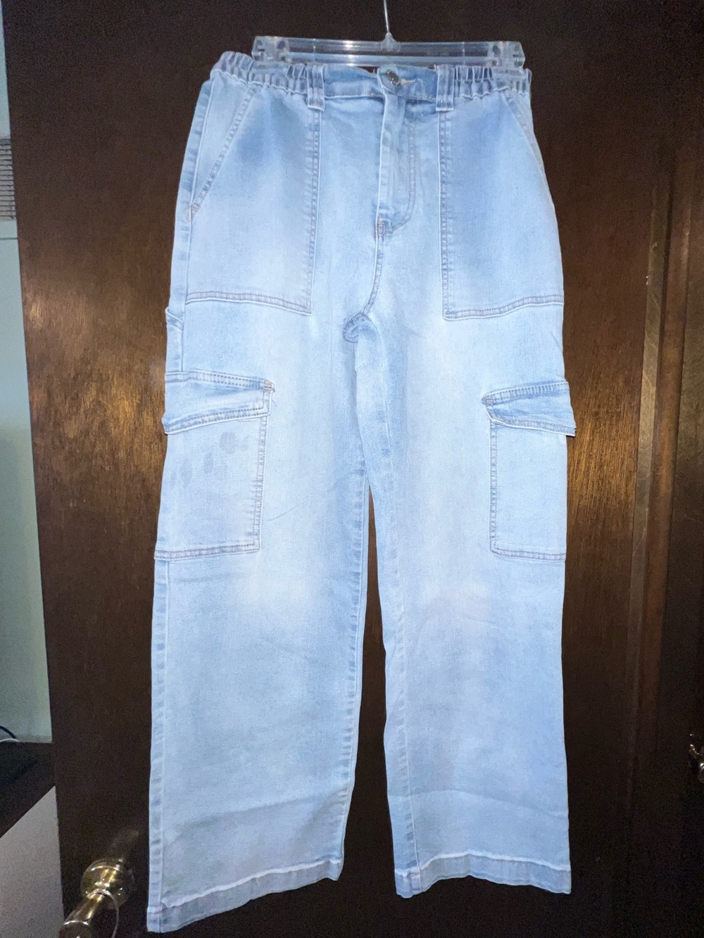 GOGO Wide Skater Jeans w/ Cargo Pockets